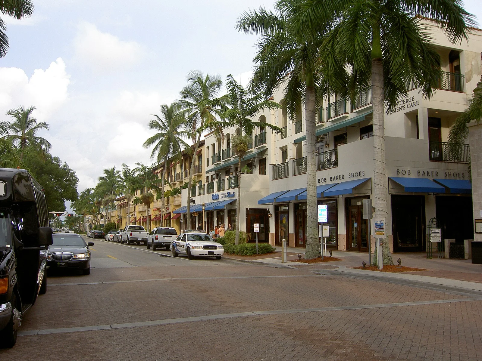 Fifth Avenue South, Naples